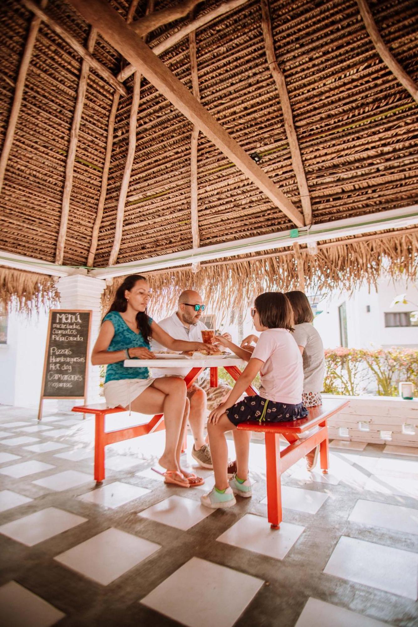 Hotel Bungalows Marbella Costa Esmeralda Monte Gordo エクステリア 写真